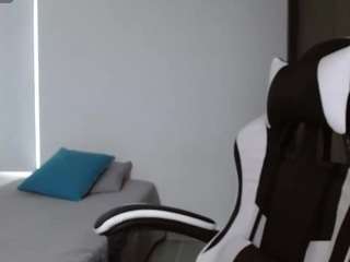  candy-rosemary chat room