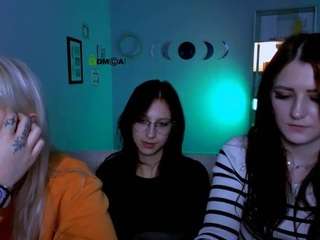  leona-light chat room