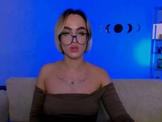  leona-light chat room