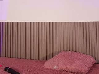 missdionne-curly live cam profile