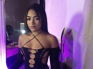 missdionne-curly live cam profile