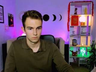 rafael-bien's CamSoda show and profile