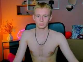 rafael-bien's CamSoda show and profile