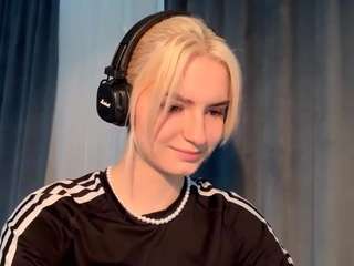 simonaaguada Live Webcam on CamSoda