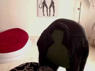 vivian-milf-paint Live Webcam on CamSoda