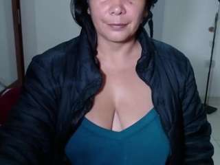 le modèle vivian-milf-paint est en webcam porno dans un show sur le site camsoda, il possède les tags suivants: black hair,brown eyes,toys,tattoos,smoking,orgasm,no drinking,mature,lovense,latina,hairy pussy,full nudity,fingering,dildo or vibrator,deepthroat,big tits,curvy,hd,milf