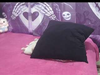 vivian-milf-paint live webcam show