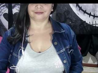 vivian-milf-paint