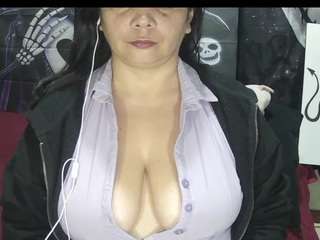 vivian-milf-paint