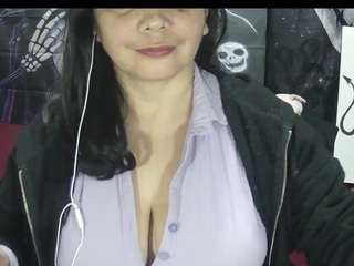 vivian-milf-paint