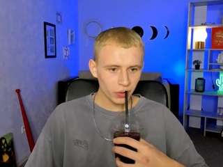 xevier-loyd Live Webcam on {site_name}