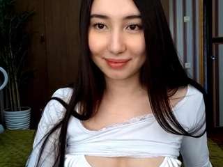 aleciaplanck, female webcam model,  years old, on live webcam
