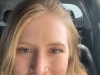 bambiiblue333 Live Webcam on CamSoda