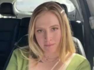 bambiiblue333 from CamSoda is Freechat