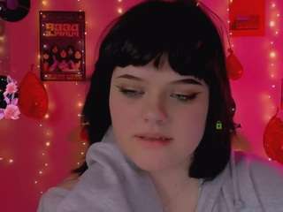 lika-pop's CamSoda show and profile