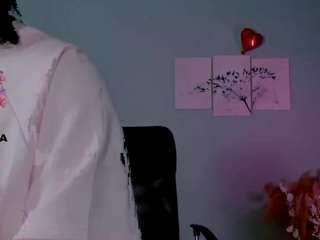 lika-pop's CamSoda show and profile