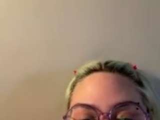 qu33nbee Live Webcam on CamSoda