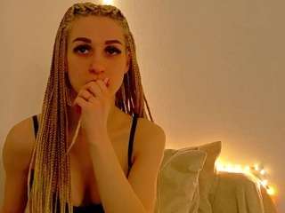 syiaaa's CamSoda show and profile