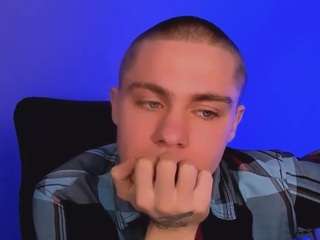 thomas-crow Live Webcam on {site_name}