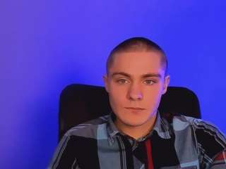 thomas-crow Live Webcam on {site_name}