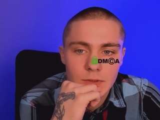 thomas-crow Live Webcam on {site_name}