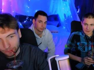 thomas-crow's CamSoda show and profile