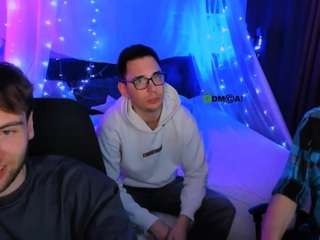 thomas-crow's CamSoda show and profile