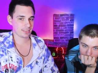 thomas-crow's CamSoda show and profile