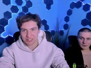 thomas-crow's CamSoda show and profile