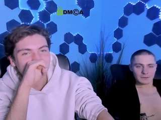 thomas-crow's CamSoda show and profile