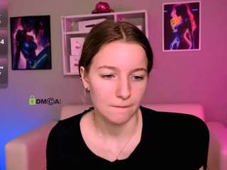 alyssamoan webcam camsoda model stream image