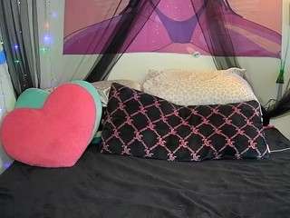 BarbieRiot live webcam show