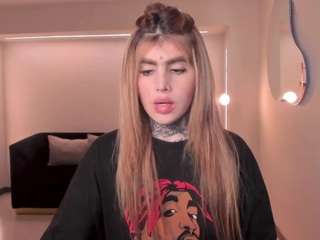 Carla Brunni live webcam on Soda Cams