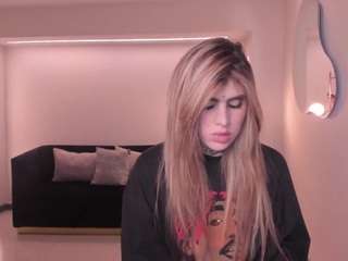 carlabrunni Drinking live webcam