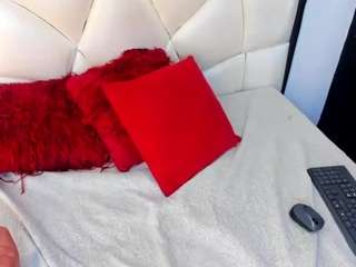 Live cam show with Channel-Mills