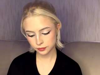 hedwigwintjen Live Webcam on CamSoda