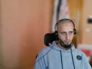 lefrenchys Live Webcam on CamSoda