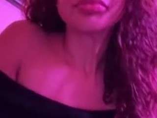 lightskinchick12 webcam