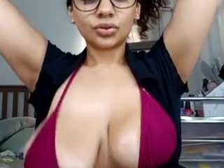lightskinchick12 camsoda