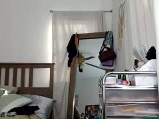 Live webcam model lightskinchick12 on Soda Cams