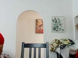 Live webcam model lightskinchick12 on Soda Cams