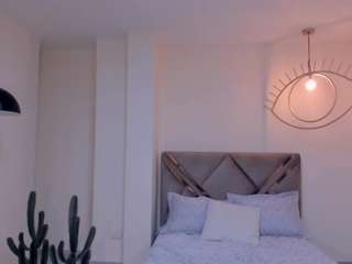 mayahoffman, recent webcam model, live from Camsoda