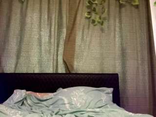 Emma live webcam show