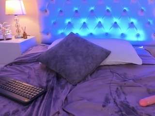 scarlett-bunnyy's CamSoda show and profile