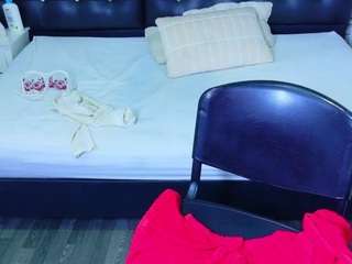 secrett-desiree Live Webcam on CamSoda