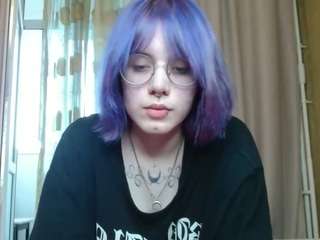 Эта модель сейчас онлайн. selinaconell