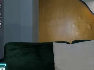 ZaraKafruni live webcam show