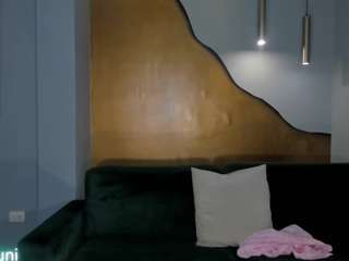 ZaraKafruni live webcam show