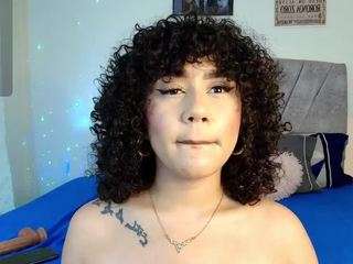 Arin-moore live webcam show
