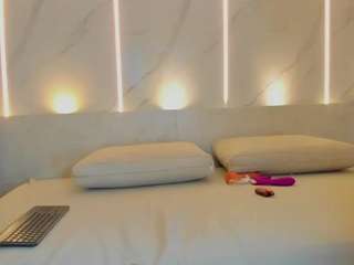 camilla-weit's CamSoda show and profile